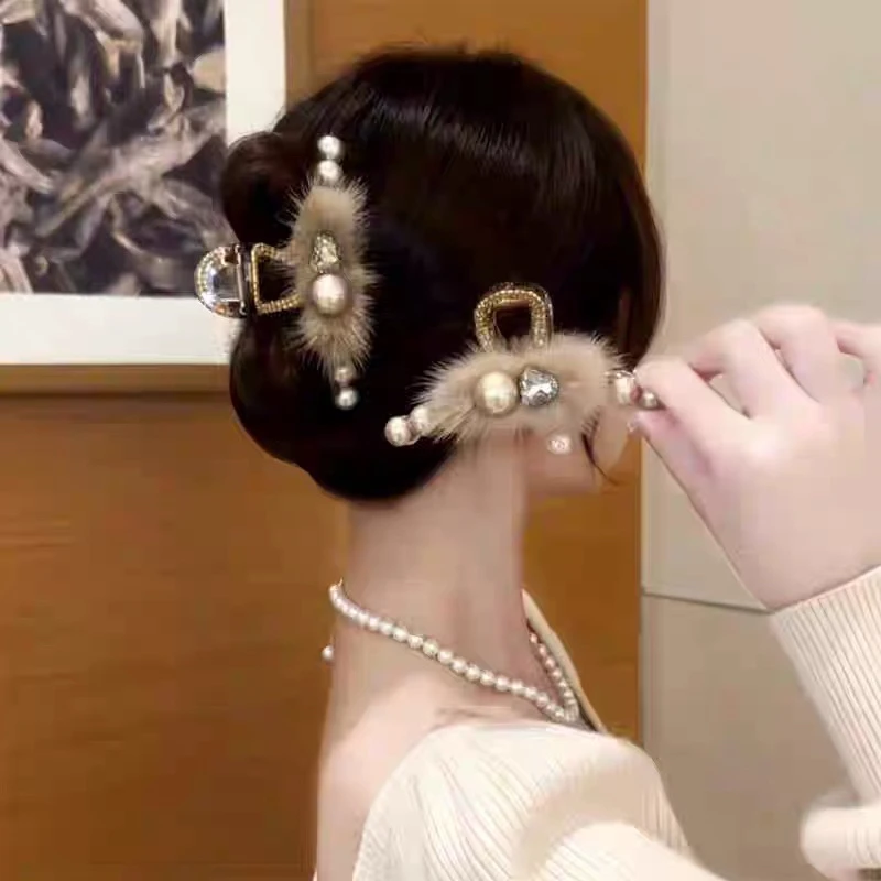 A61 韩版爱心珠珠毛毛抓夹11cm