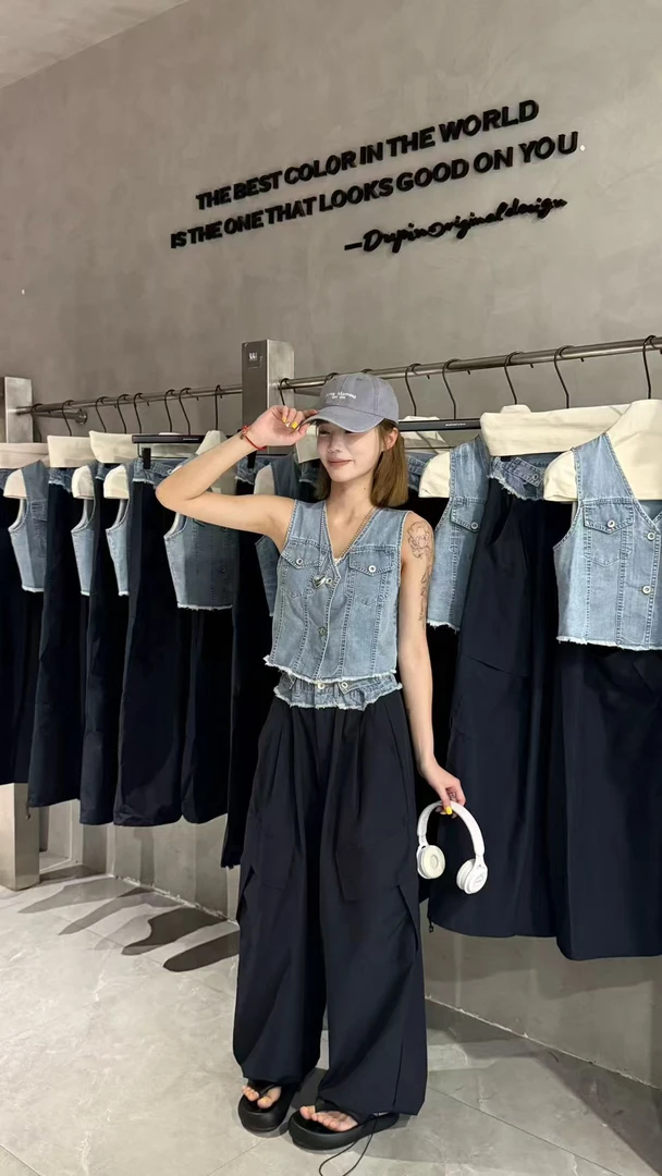 夏季新款牛仔无袖马甲上衣搭配牛仔拼接工装裤套装