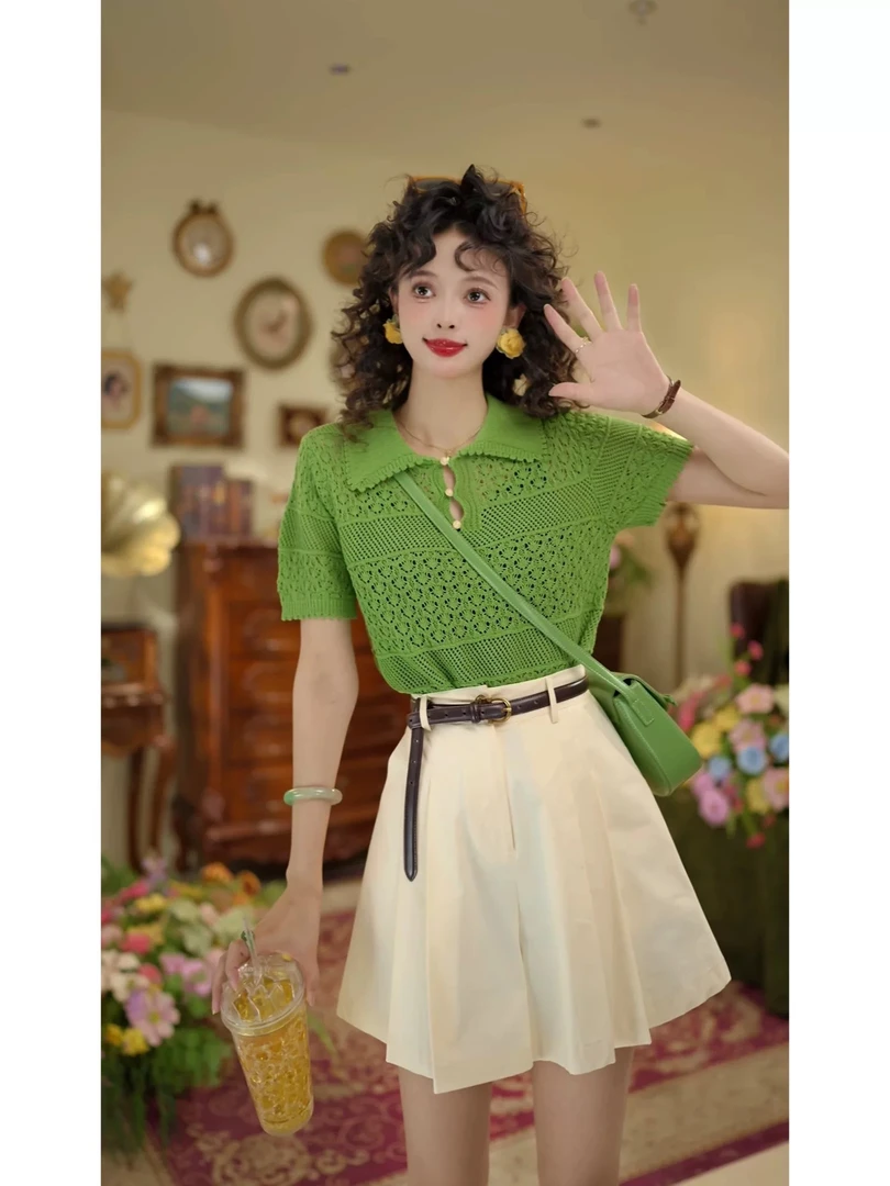 558#[浅浅定制] 绿色宽松针织镂空上衣搭白色短款减龄漂亮两件套
