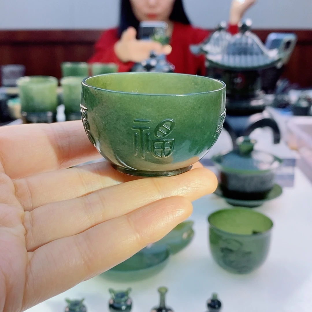 未镶嵌和田玉摆件