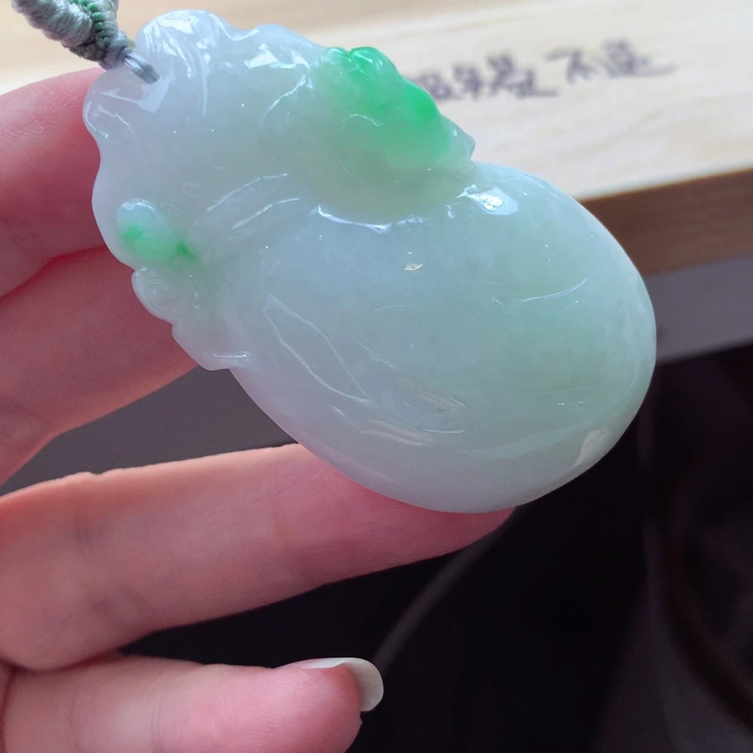 翡翠未镶嵌颈饰吊坠