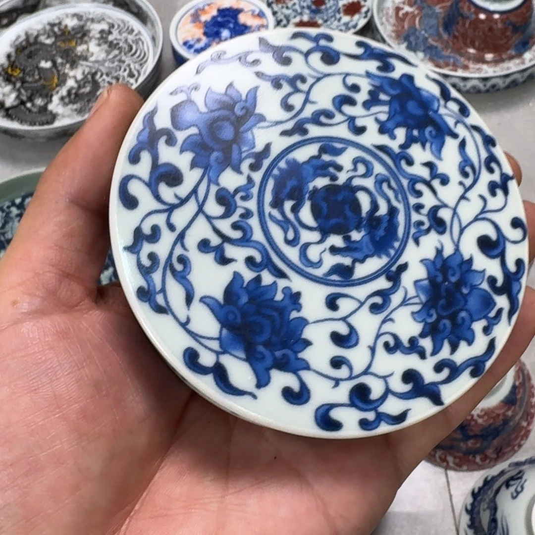 摆件青花缠枝莲盖置