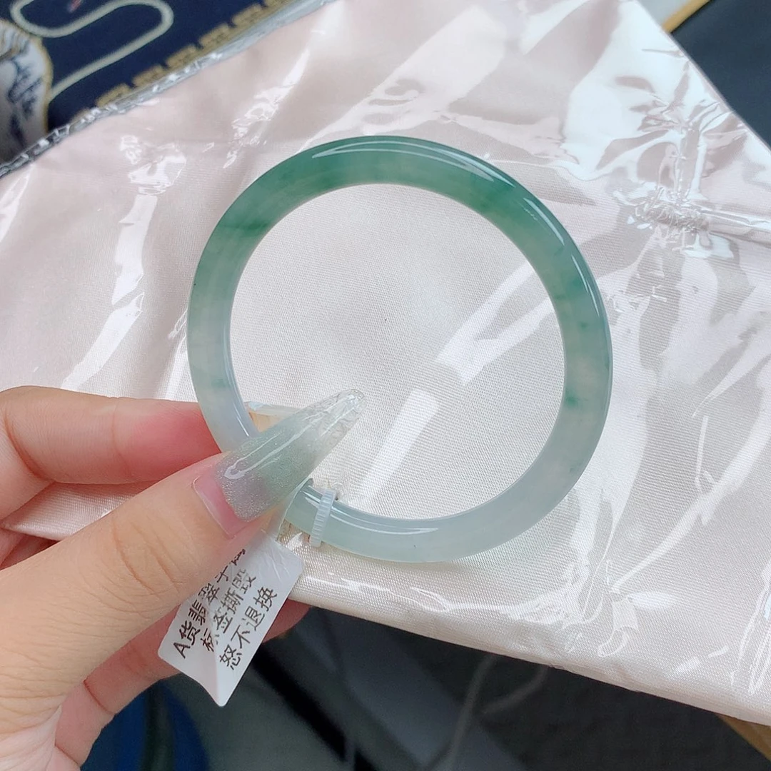 翡翠手镯未镶嵌6号冰胶飘花