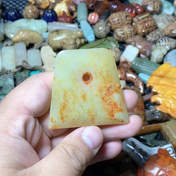 和田玉未镶嵌颈饰1