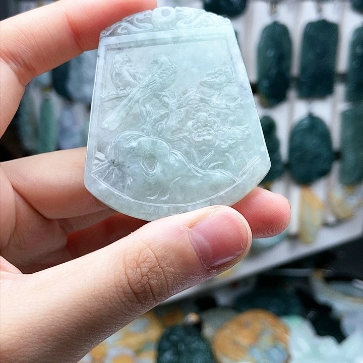 翡翠未镶嵌颈饰翡翠