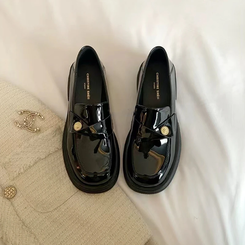 春款新款厚底百搭踩跟懒人女士真皮乐福鞋镶金币粗跟时尚英伦风