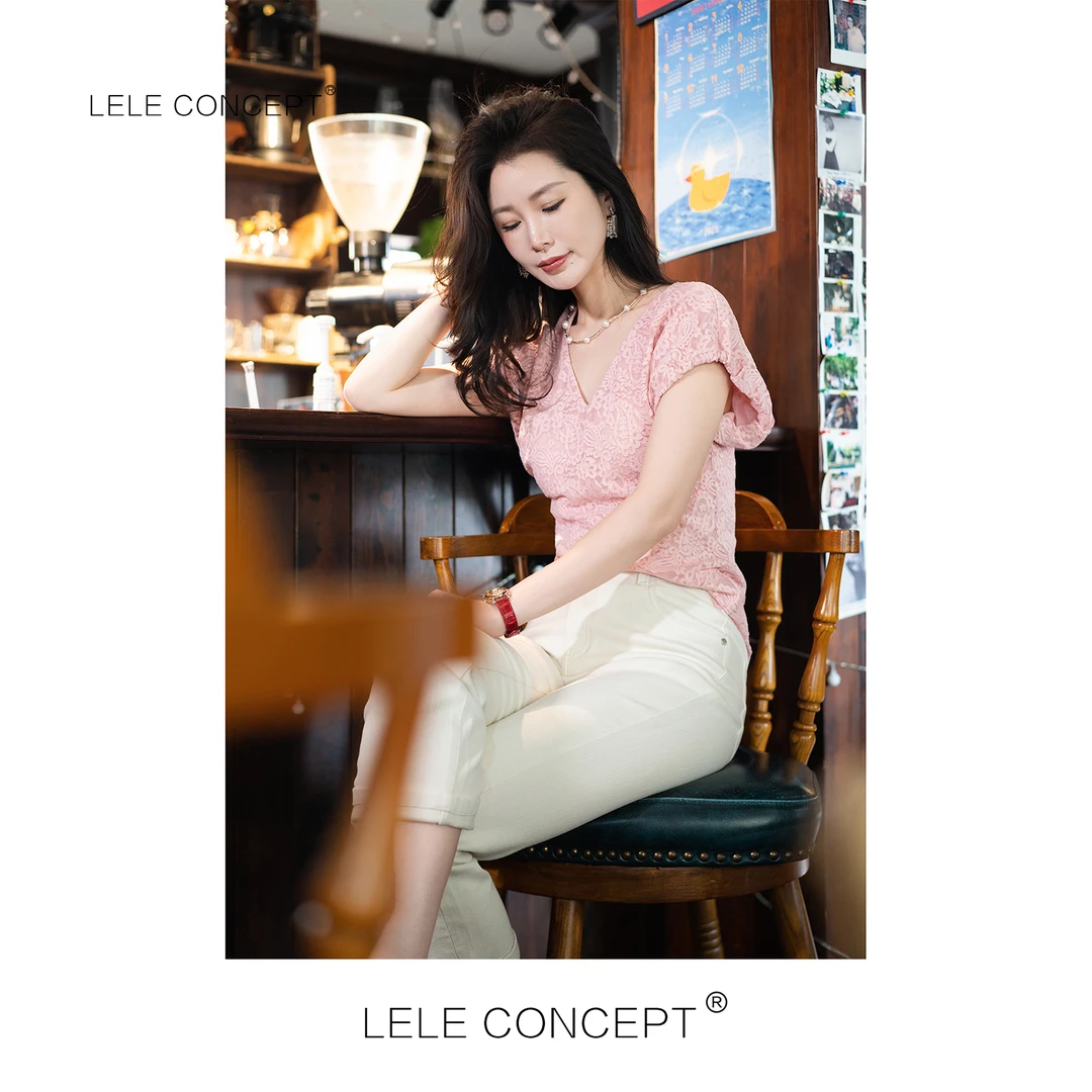 LELE CONCEPT 丨「春款上新」V领蕾丝半袖TX079