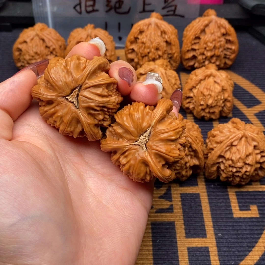 c****文玩核桃吊坠白狮子