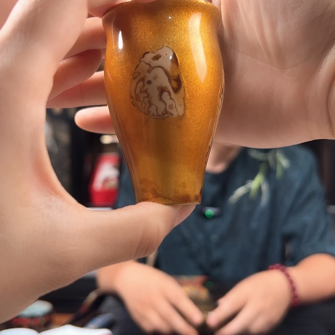 金色犀皮净瓶大漆杯