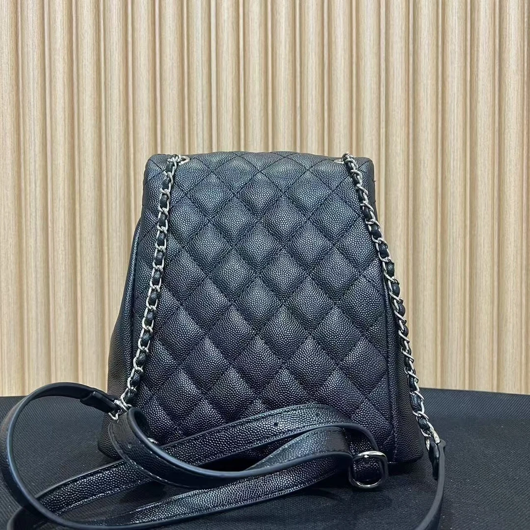 HM557  P25新款黑色小青蛙菱格鱼子酱双肩包-1