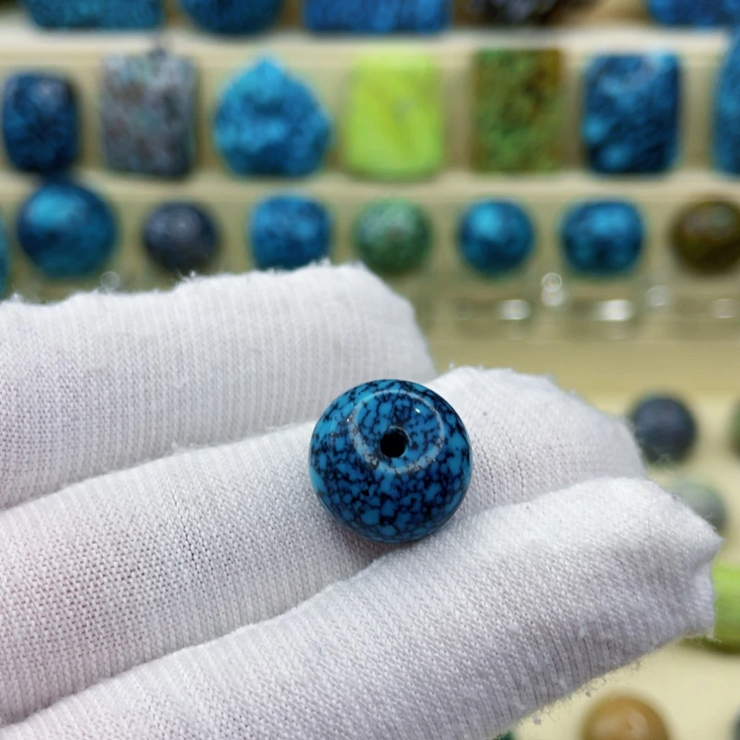 未镶嵌绿松石颈饰