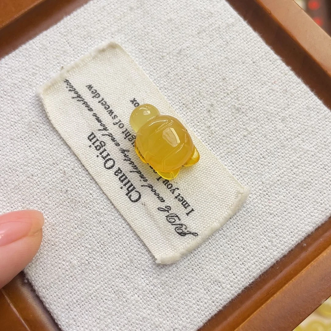 未镶嵌琥珀珠宝奇石乌龟