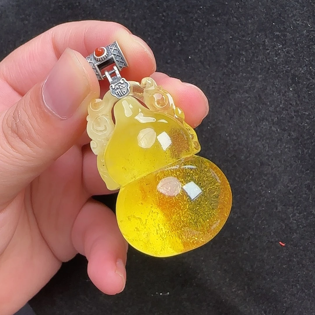 蜜蜡未镶嵌珠宝奇石