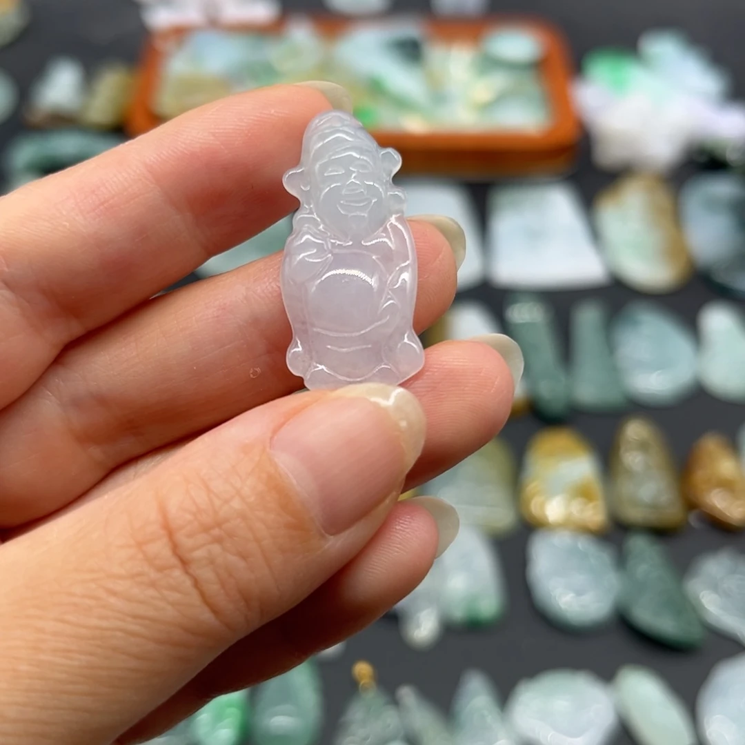 翡翠未镶嵌颈饰财神