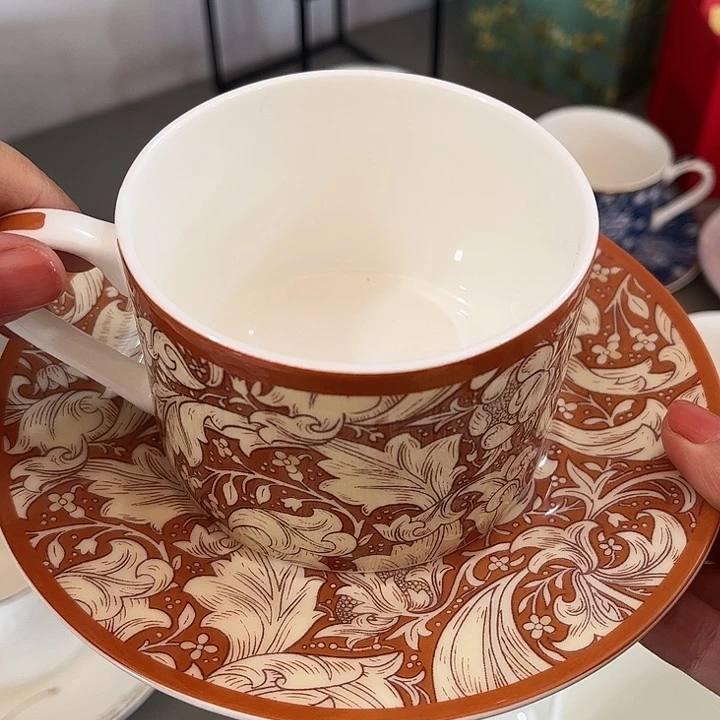瓷片微瑕骨瓷咖啡杯碟一套红