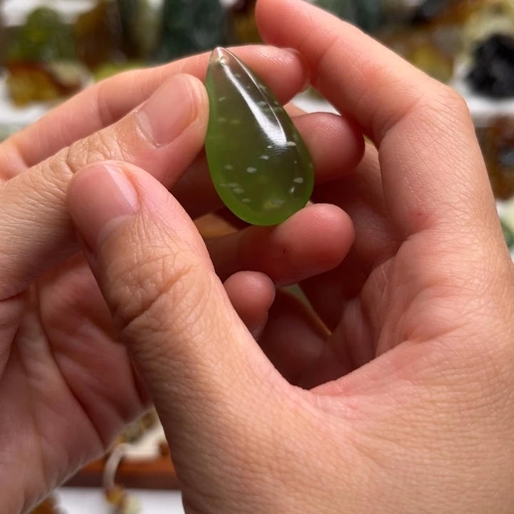 蛇纹石玉未镶嵌水滴