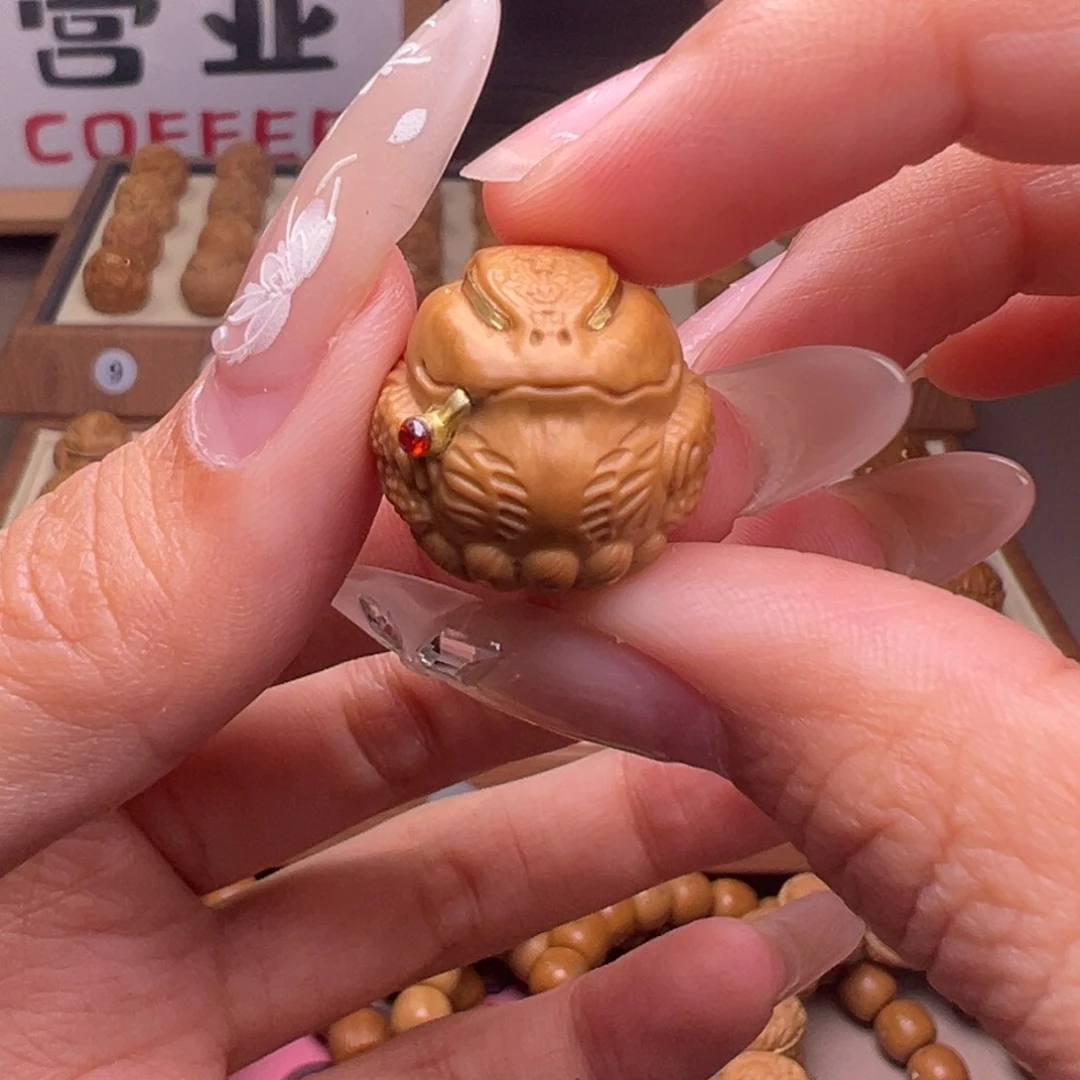猴头核桃把件镶嵌款金蟾18左右尺寸全品有正常封口线