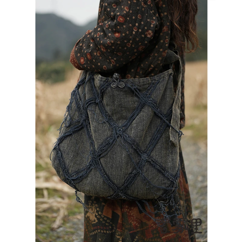 云雾里 原创设计复古文艺松弛感随性自由恣意亚麻斜挎流浪包 3306