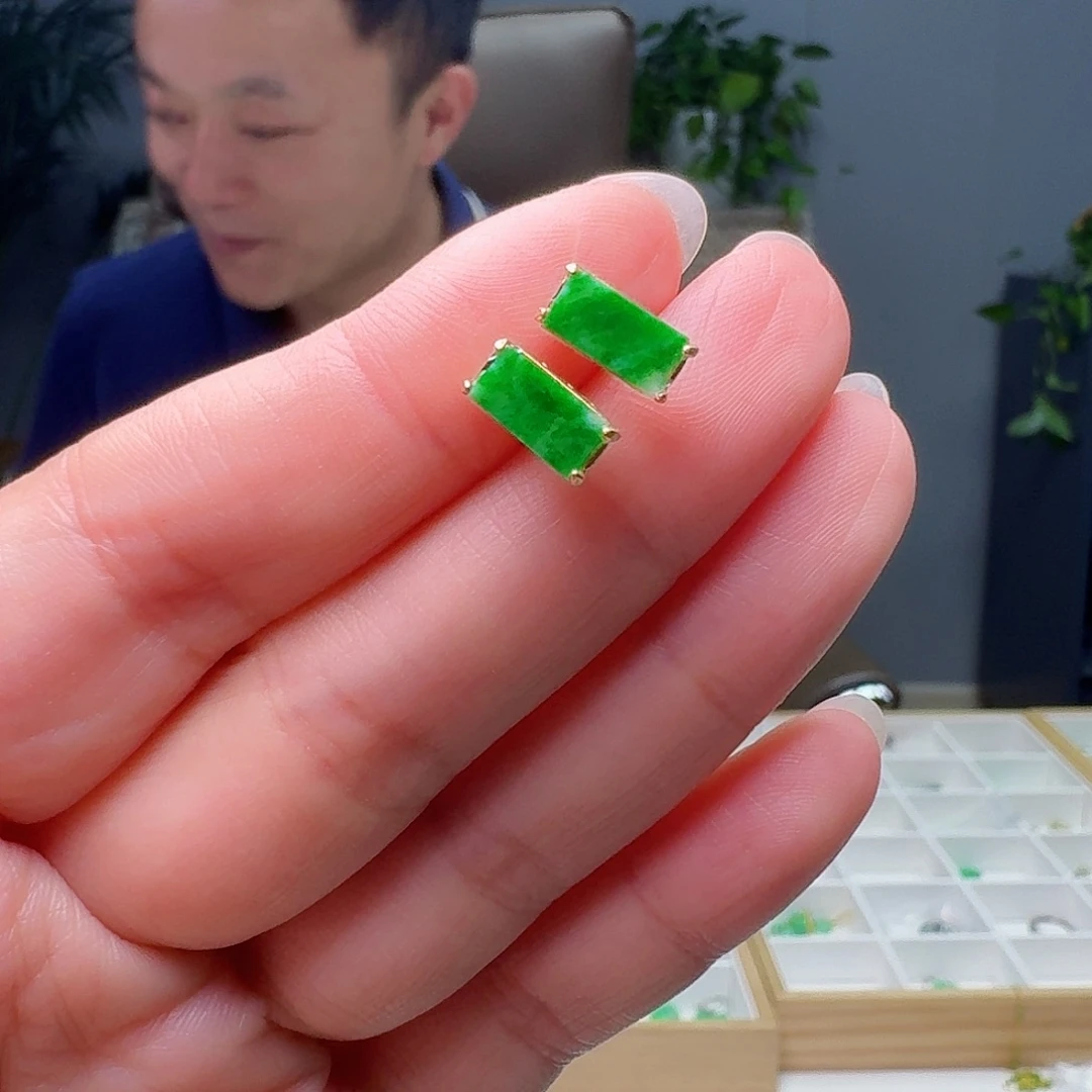 银S925镶嵌翡翠耳饰天然