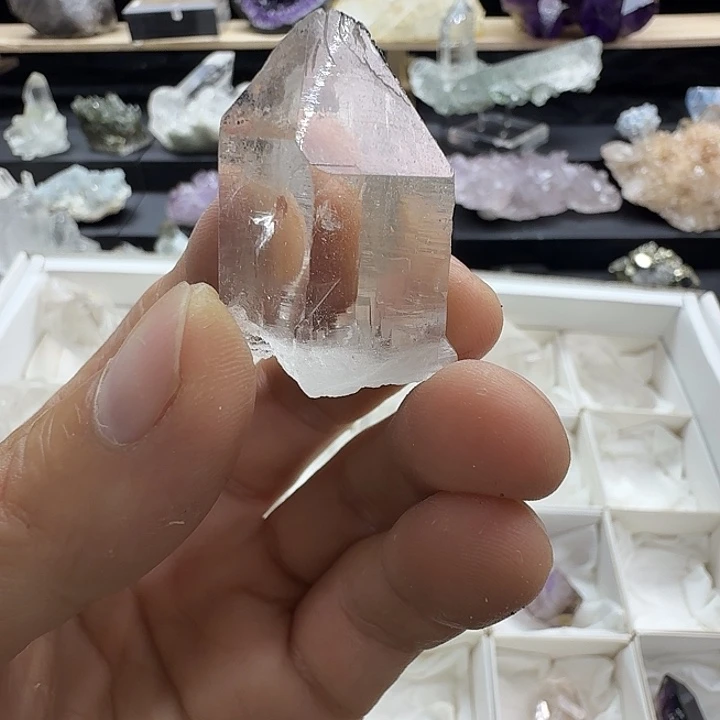 夏***闪石材天然水晶摆件