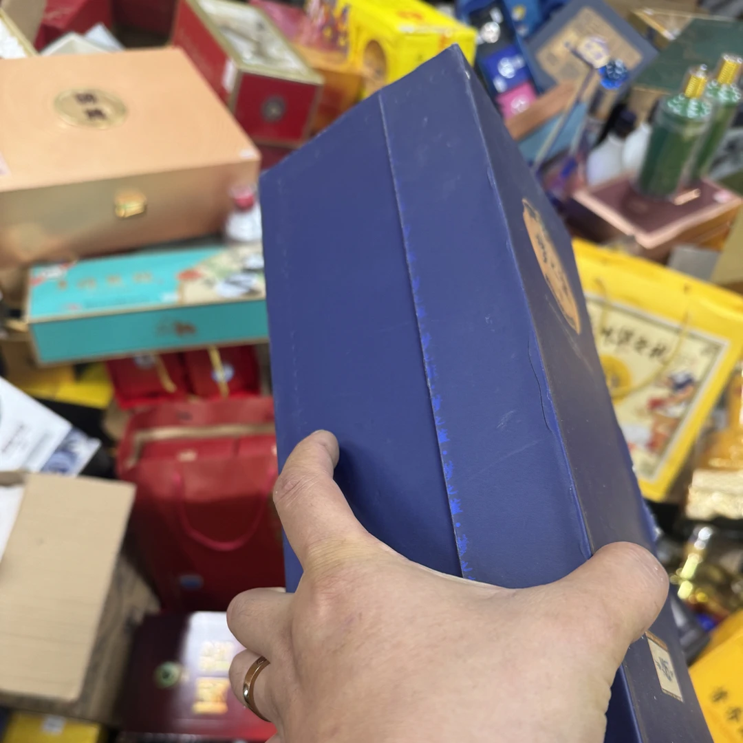 杂款破损白酒纸盒包装梦