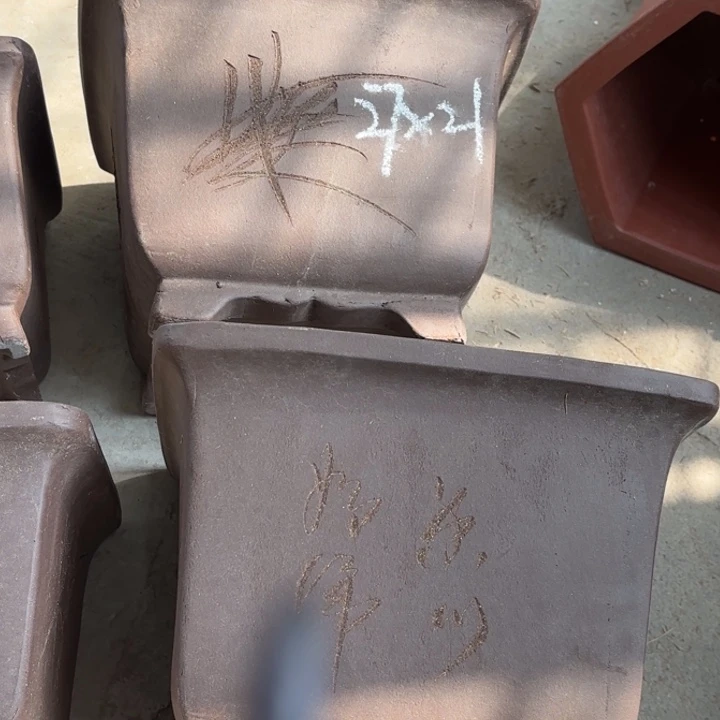 紫砂花盆130-4。