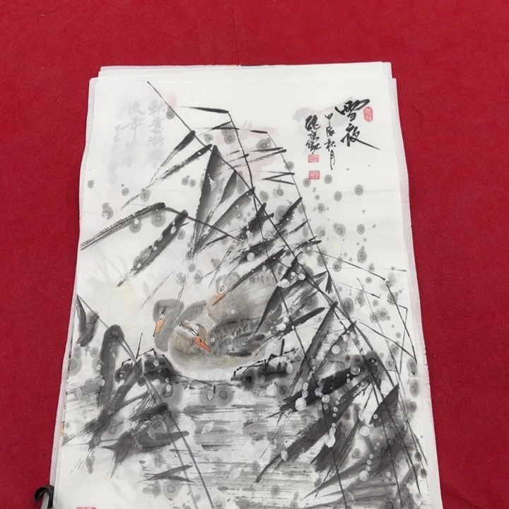 国画花鸟等图案为一体