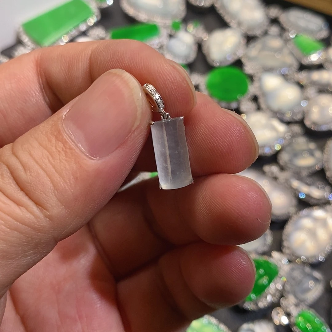 翡翠颈饰18K金镶嵌无事柱