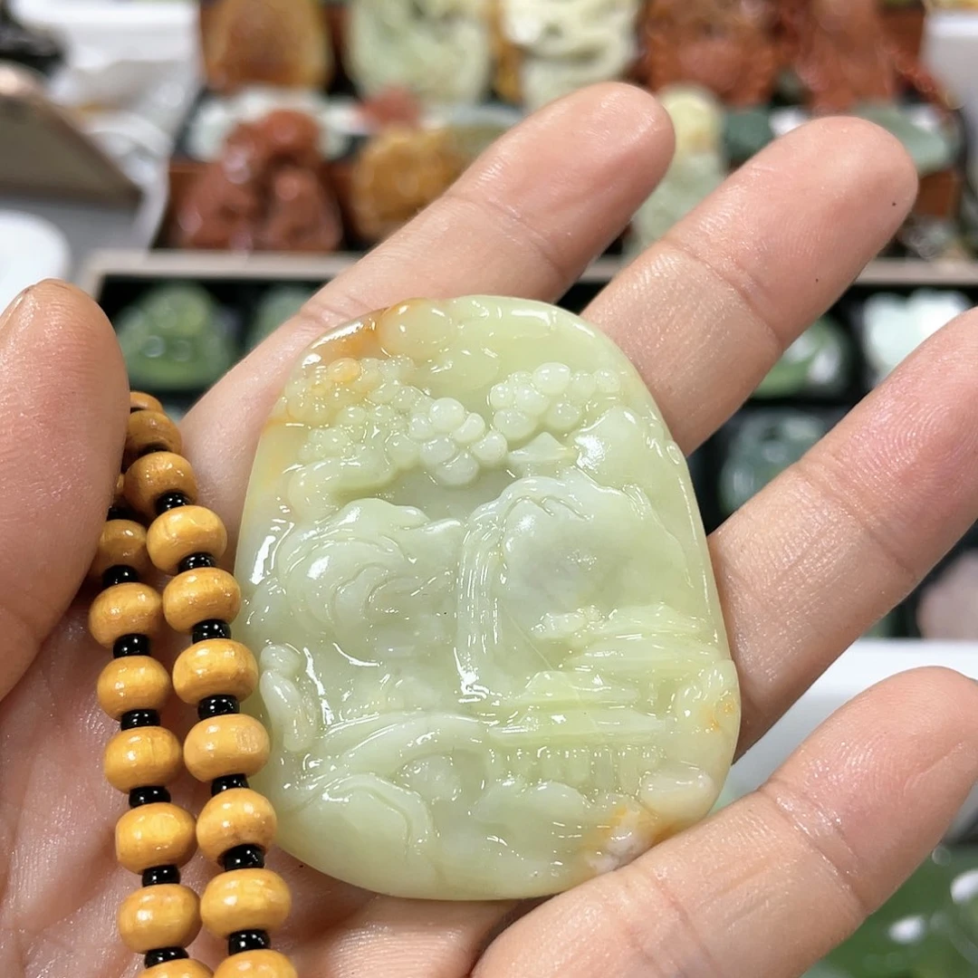 蛇纹石玉颈饰合金