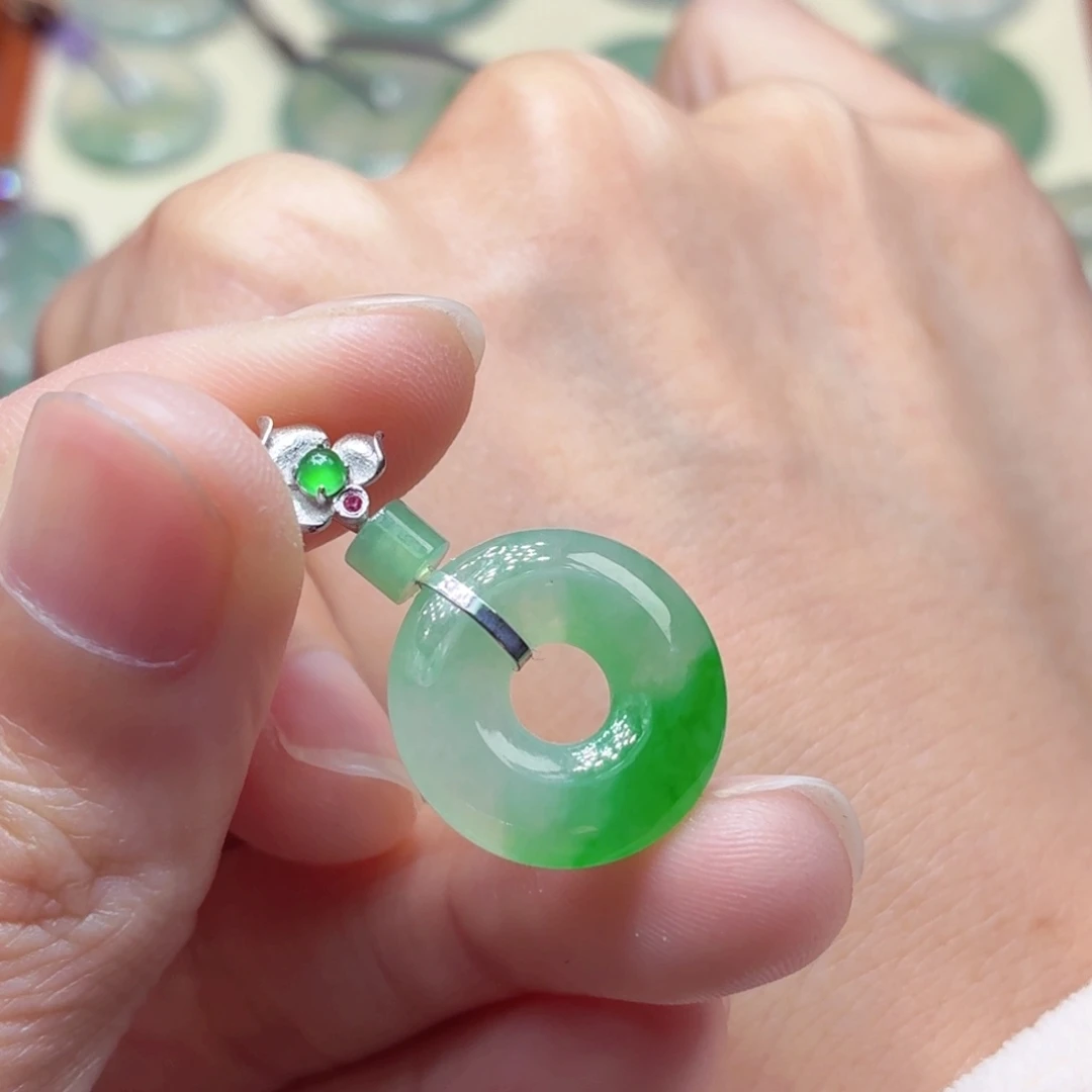 翡翠18K金镶嵌颈饰甜甜圈17.2mm-3.4mm