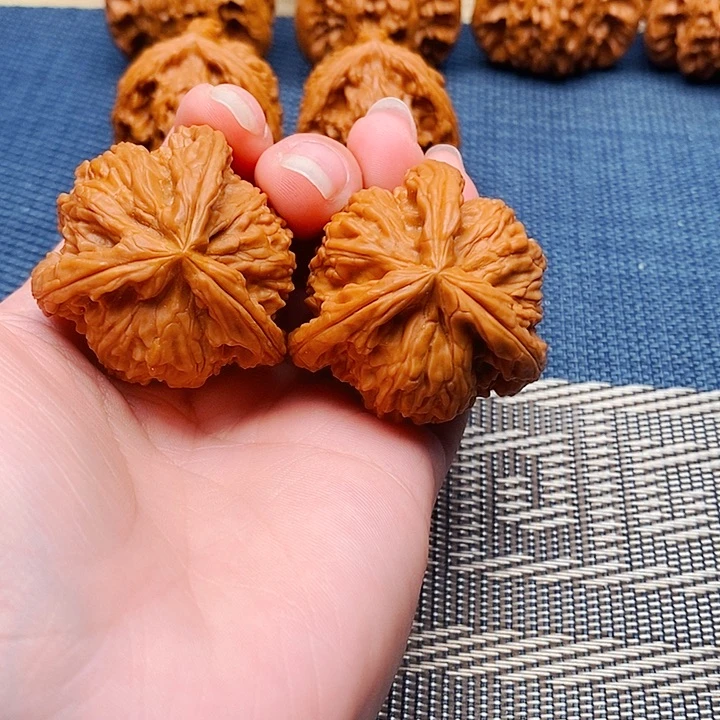 南***水吊坠文玩核桃三棱