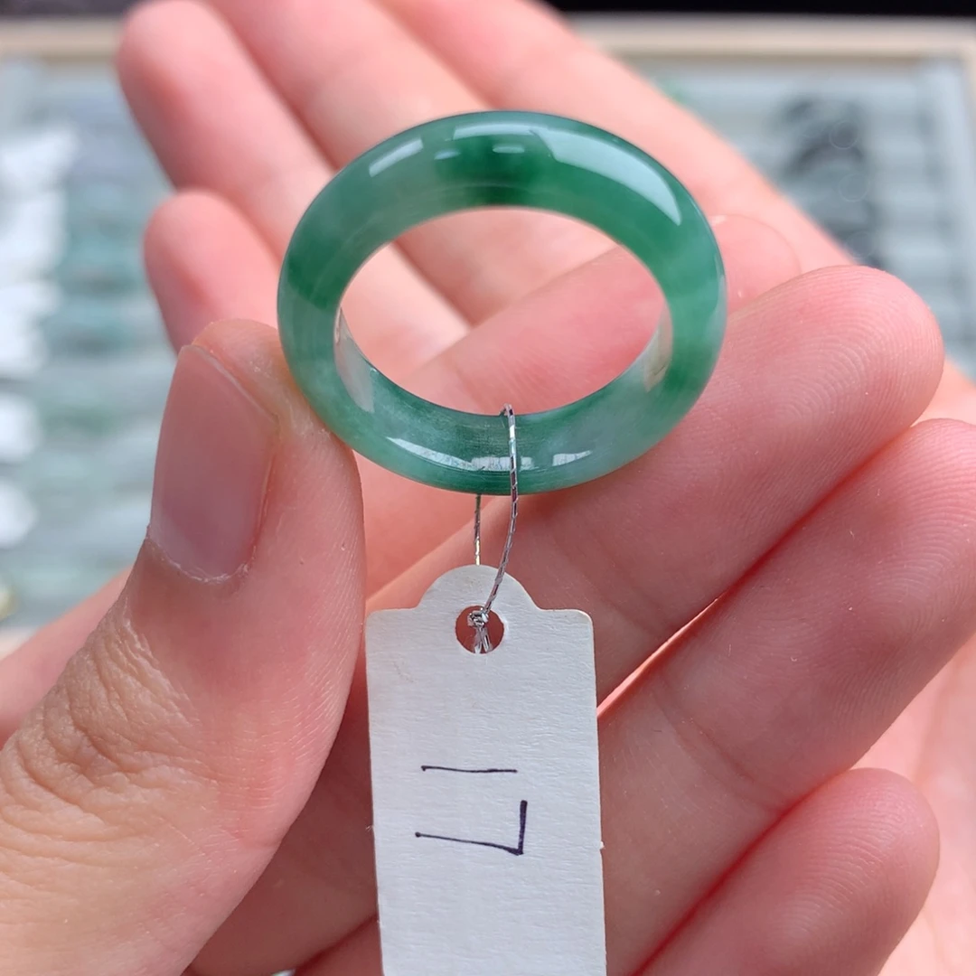 翡翠戒指未镶嵌天然