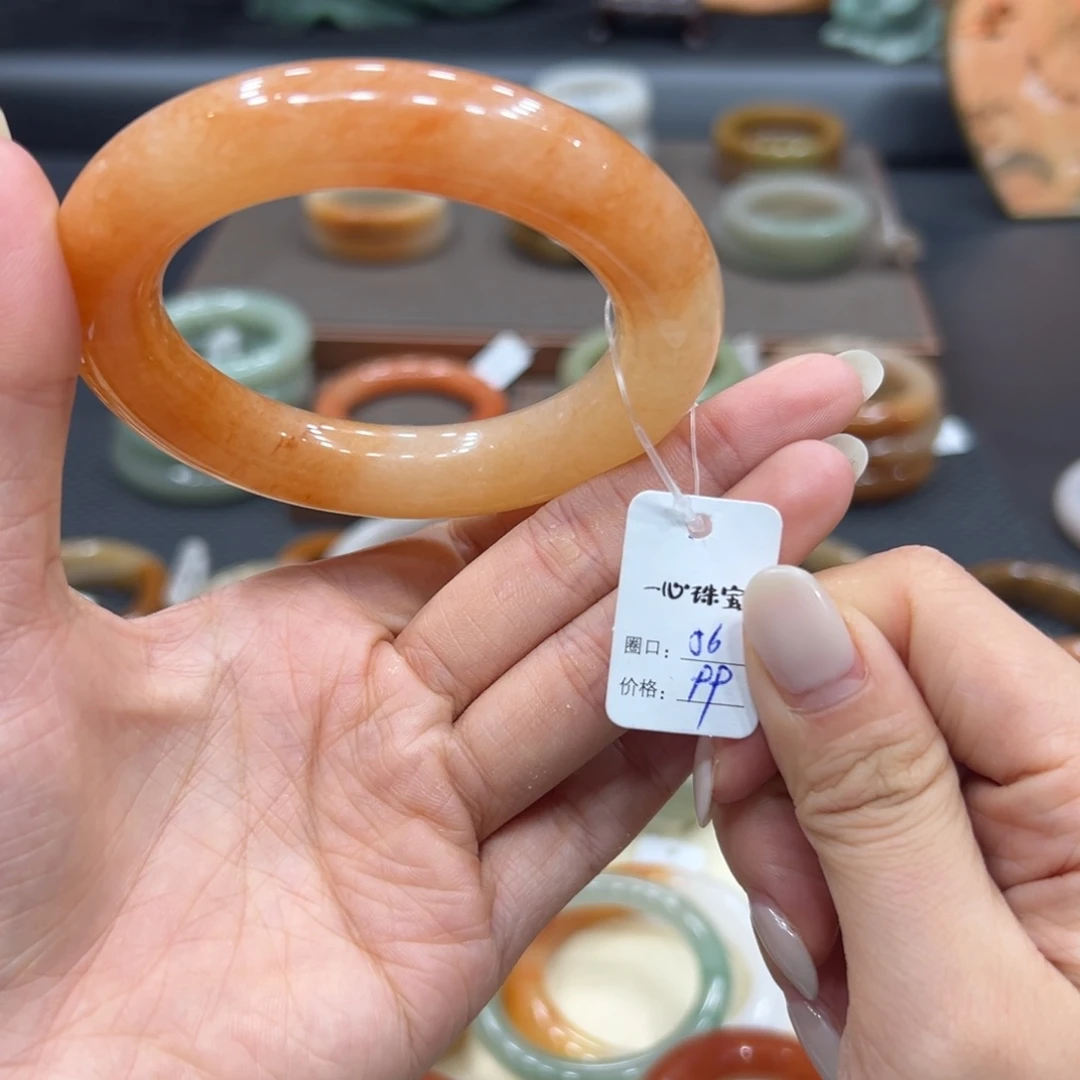 未镶嵌手镯石英质玉