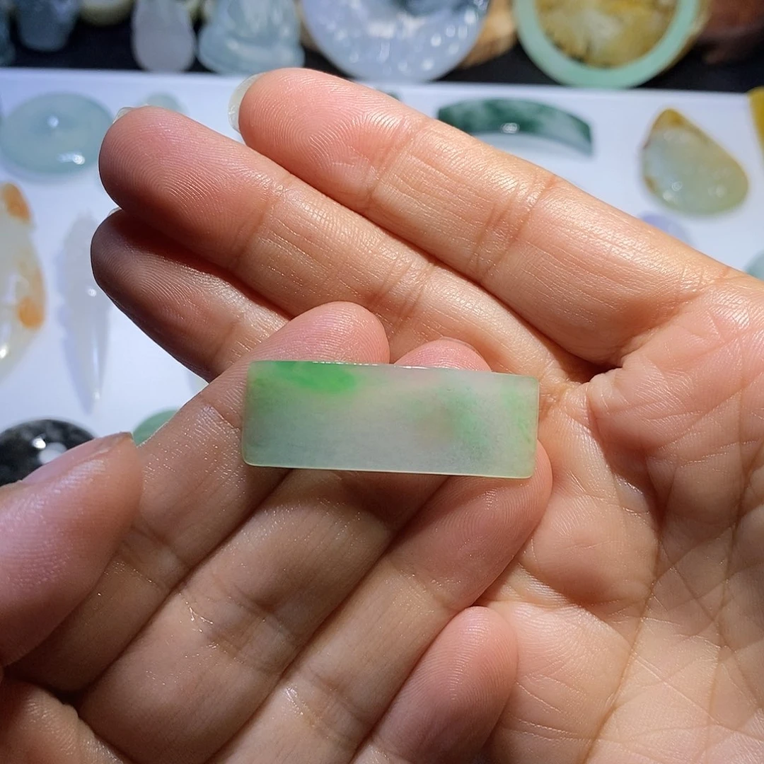 尚***制未镶嵌定制翡翠手牌