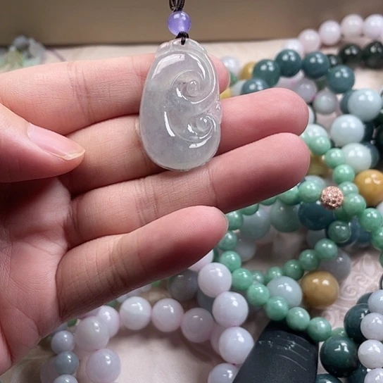 翡翠未镶嵌颈饰77