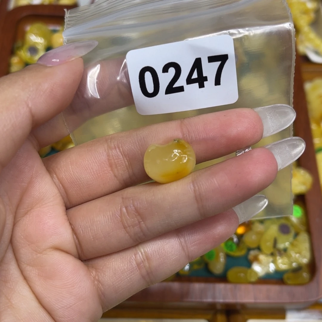 琥珀珠宝奇石未镶嵌