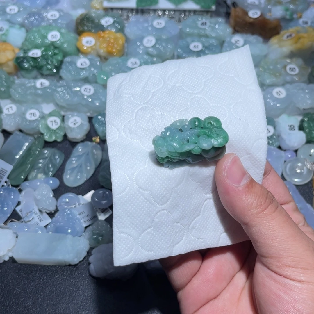 翡翠未镶嵌颈饰天然