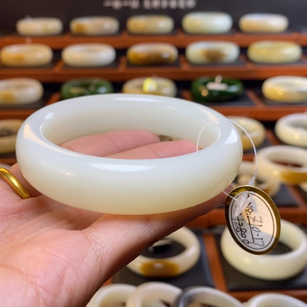 和田玉未镶嵌手镯59.5圈