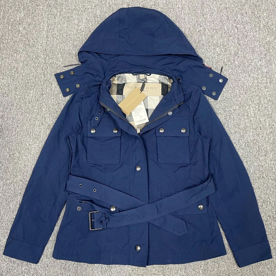 未使用 BURBERRY/博柏利 12348011 nz 藏蓝色短款风衣外套UK10码