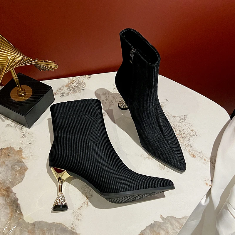 【7厘米】金属水钻时装靴短筒高跟尖头短靴侧拉链瘦瘦靴时装XL6579