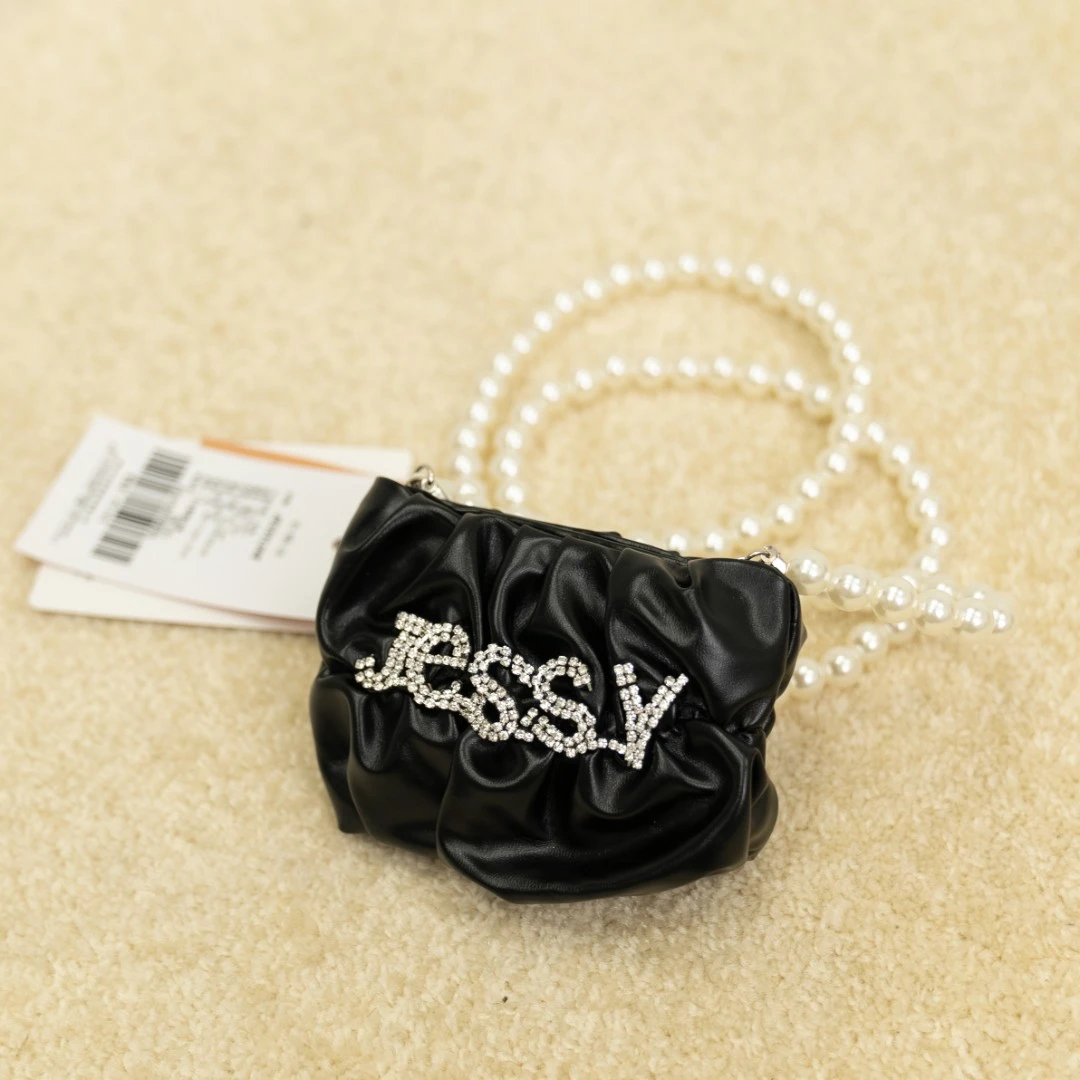 jessyline 新款斜挎包 杰茜莱黑色字母链条斜跨小包杰西莱