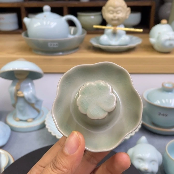 杯子微瑕仿古绿釉梅花盖置