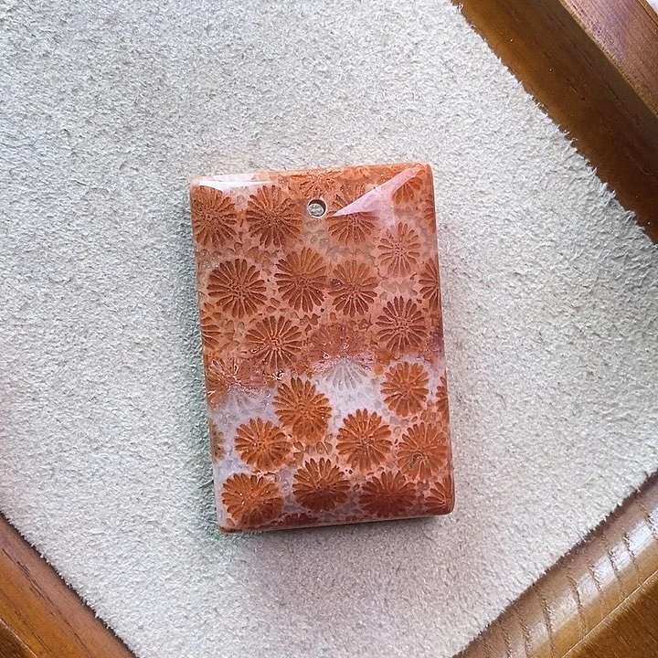 硅化玉颈饰未镶嵌