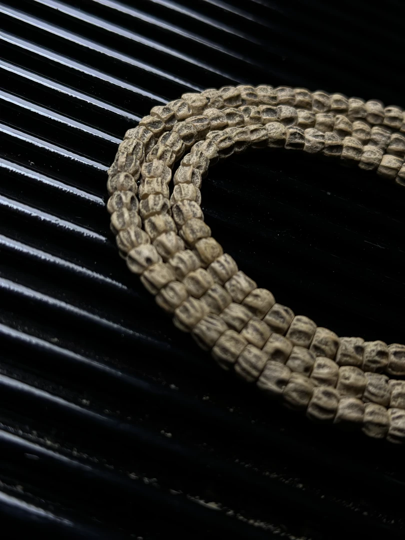 热振直切满鬼顺柏香籽手串【直切顺鬼】