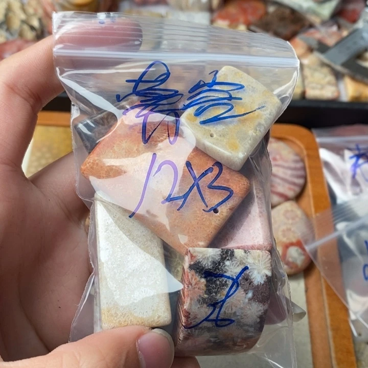 硅化玉颈饰足金镶嵌┢****┦