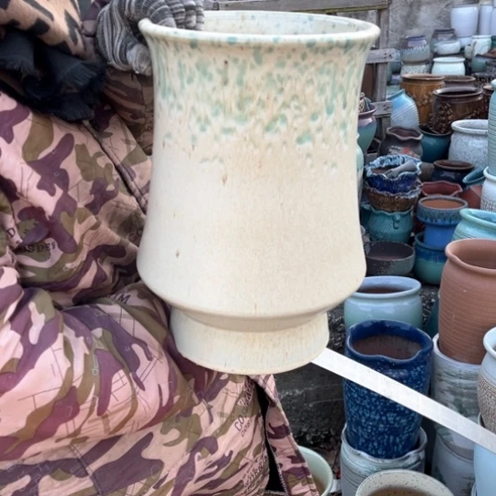 红陶口20高31瑕疵