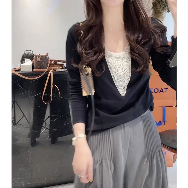 法式性感辣妹时髦穿搭黑色打底衫女新款别致设计V领长袖显瘦上衣