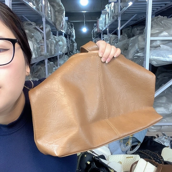 PU黄牛皮（革）PVC时尚潮流时尚