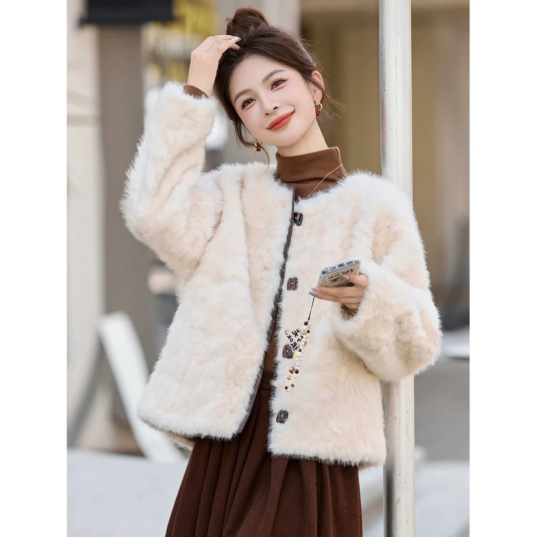 皮毛一体羊羔毛外套女士短款2025冬季小香风毛茸茸气质毛毛上衣
