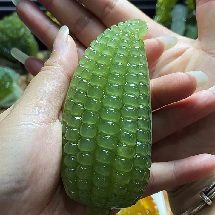 王***霞合金透闪石-蛇纹石玉珠宝奇石